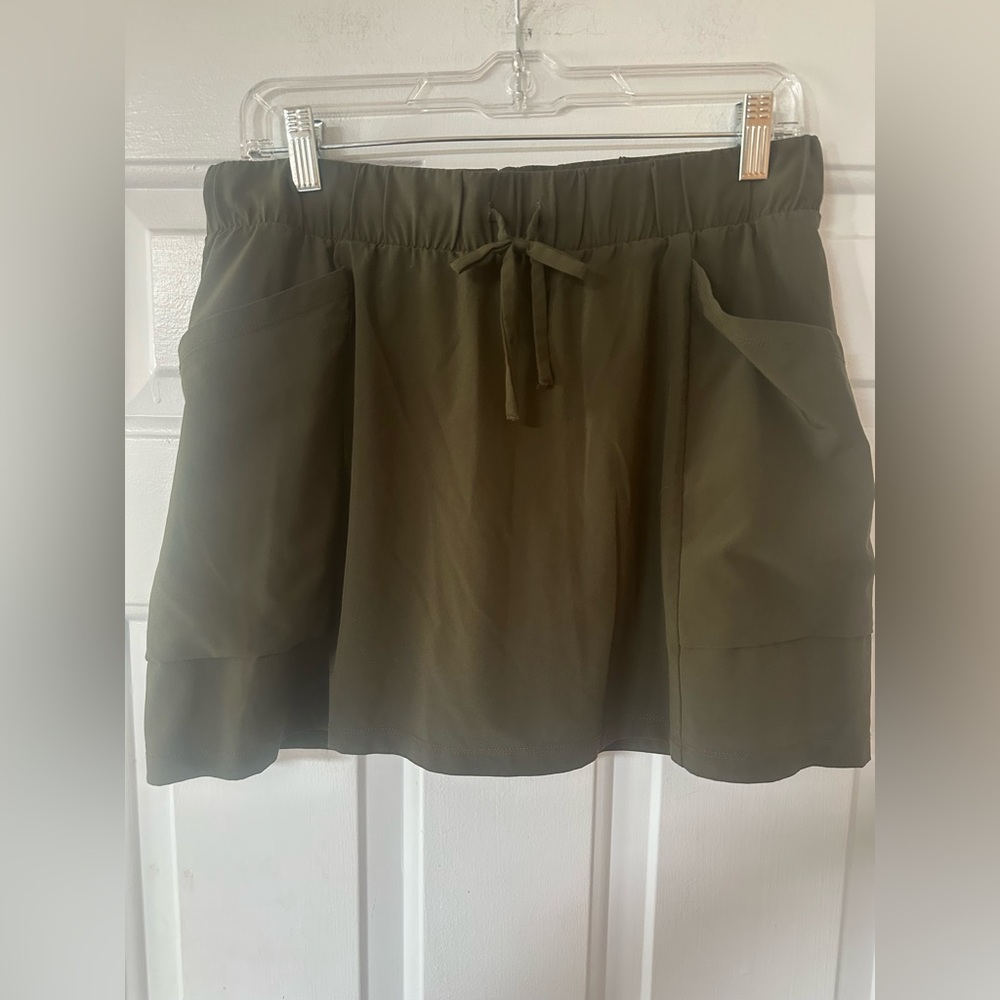 all in motion Olive Green Pull-On Pocket Skort Medium